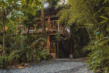 هاستل Hostal Las Palmas