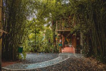 هاستل Hostal Las Palmas