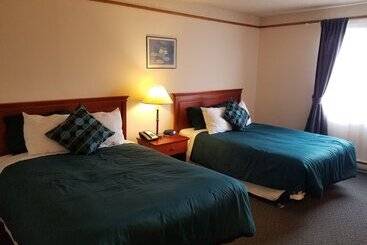 هاستل Moosomin Country Squire Inn