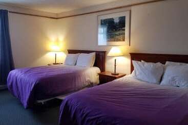 هاستل Moosomin Country Squire Inn