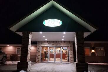 هاستل Moosomin Country Squire Inn
