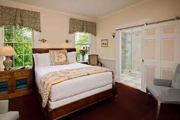הוסטל The Inn At Cape Cod