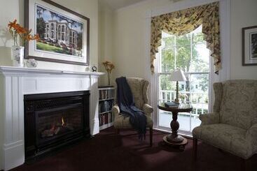 هاستل The Inn At Cape Cod