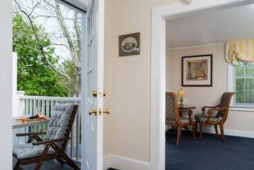 הוסטל The Inn At Cape Cod