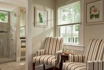 הוסטל The Inn At Cape Cod