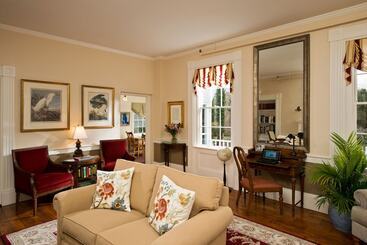הוסטל The Inn At Cape Cod