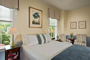 هاستل The Inn At Cape Cod