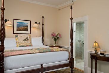 הוסטל The Inn At Cape Cod