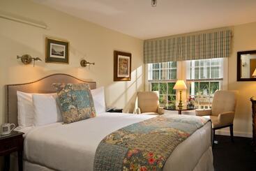 הוסטל The Inn At Cape Cod