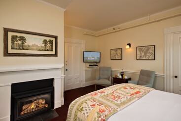 הוסטל The Inn At Cape Cod