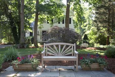 הוסטל The Inn At Cape Cod