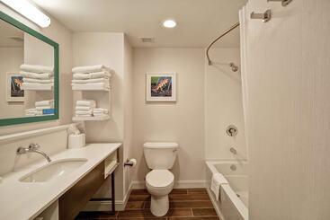 בית מלון כפרי Hampton Inn &  Suites Grants Pass
