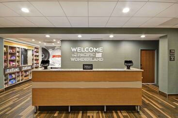 בית מלון כפרי Hampton Inn &  Suites Grants Pass