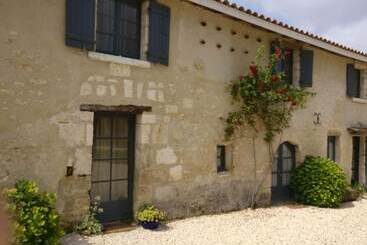 پانسیون Domaine De Montboulard