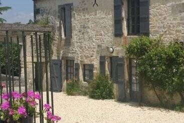 پانسیون Domaine De Montboulard