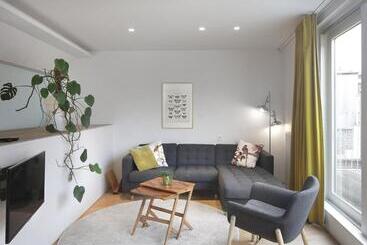 پانسیون Loftsuite