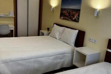 پانسیون Aliança Alojamento Local