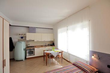 پانسیون Gardarco Camere , O Suite Studios, O Appartamento