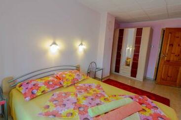 پانسیون Fener Guest House