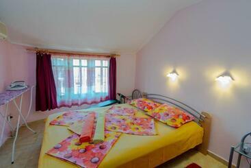 پانسیون Fener Guest House