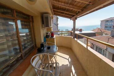 پانسیون Fener Guest House