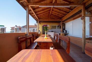 پانسیون Fener Guest House