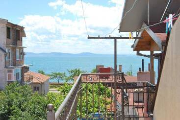 پانسیون Fener Guest House