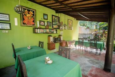 Пансион Giri Sari Guest House Pemuteran Bali