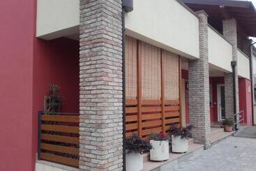 پانسیون La Via Del Volano