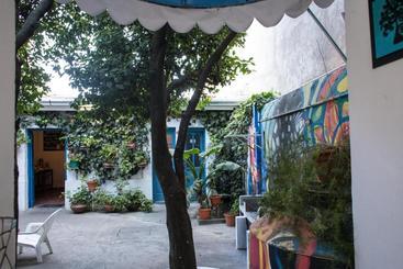 پانسیون Casa Blanca Hostel