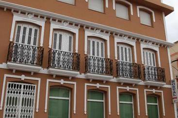 پانسیون Hostal Avenida