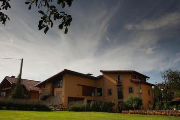 Apartamentos Rurales La Casa Vieja De Silió - Silió