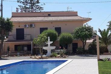 پانسیون Bela Alexandra Guest House