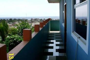 پانسیون Hostal Alcazaba