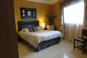 پانسیون Hostal Del Aguila