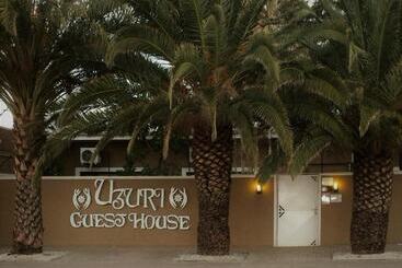 پانسیون Uzuri Guesthouse Cc
