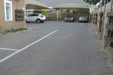 پانسیون Uzuri Guesthouse Cc