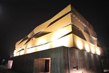 מלון דירות Yonaluky Spa Resort