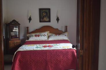 پانسیون Hostal Famihotel Fundadores