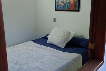 پانسیون Hostal Famihotel Fundadores
