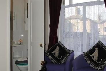پانسیون Somerton Guest House