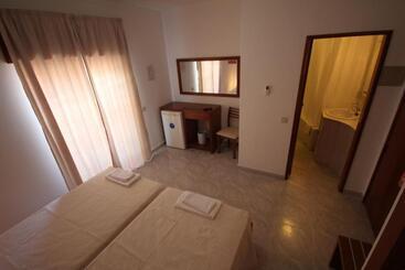 پانسیون Hospedaria Buganvilia Alvor