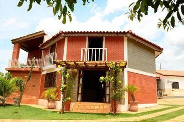 پانسیون Pousada Vila Margarida