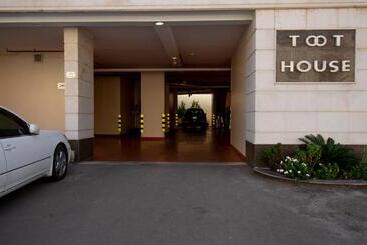 Toot House Alqaim