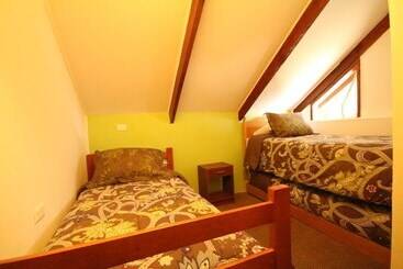 پانسیون Pucontours Hostal   Hostel
