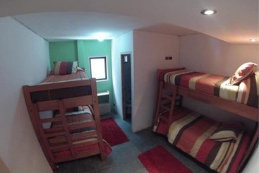 پانسیون Pucontours Hostal   Hostel