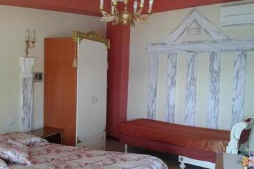 پانسیون Olimpo Palace Affittacamere