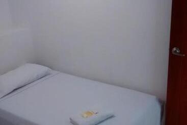 پانسیون Hostal El Recreo