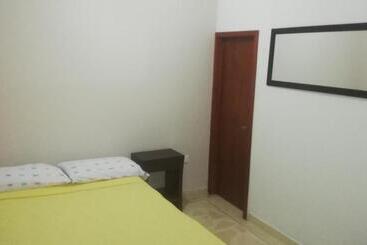 پانسیون Hostal El Recreo