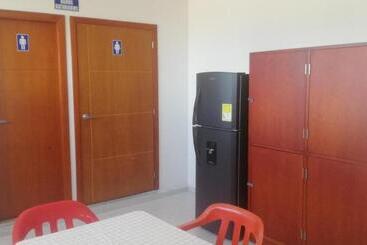 پانسیون Hostal El Recreo
